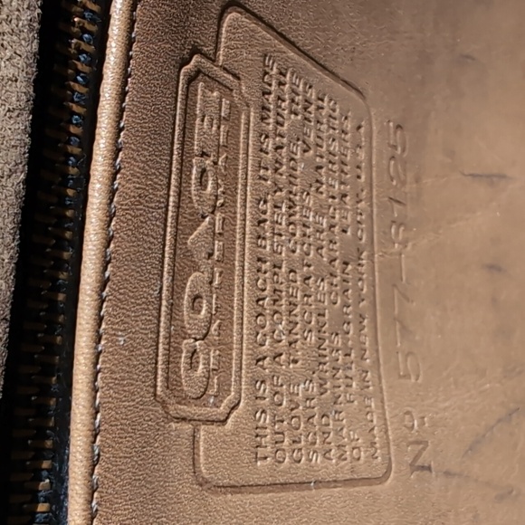 Vintage Coach Convertable Clutch, Taupe/Putty, NYC - Picture 6 of 15